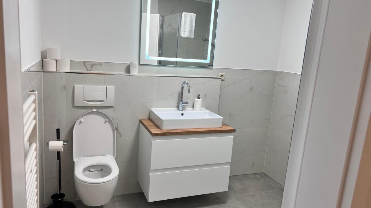 Awad'S White Apartment Руст Екстер'єр фото