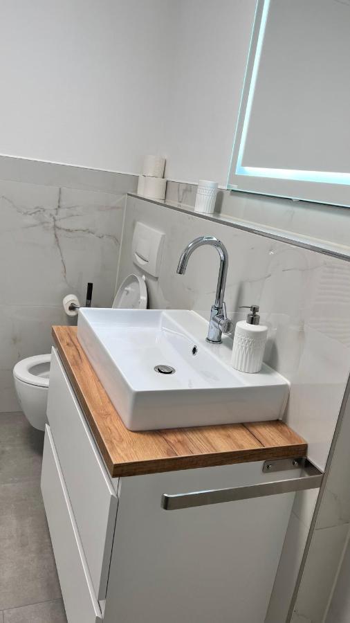 Awad'S White Apartment Руст Екстер'єр фото